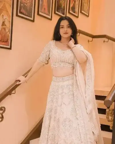 Escort Karahal